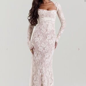 [ SOLD ]House of CB ARTEMIS
Vintage Cream Lace Maxi Dress- Size S
